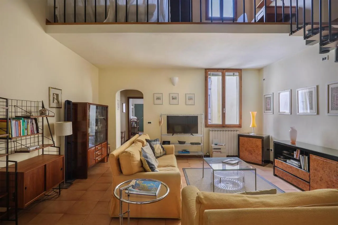 Charming Apartment In Oltrarno Florence